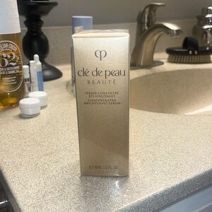 Cle De Peau Concentrated Brightening Serum